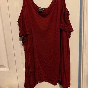 Cold shoulder tee